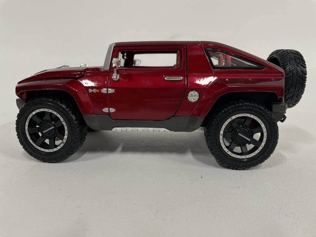 HUMMER HX CONCEPT DIECAST MODEL CAR RED 10" (1 of 7)