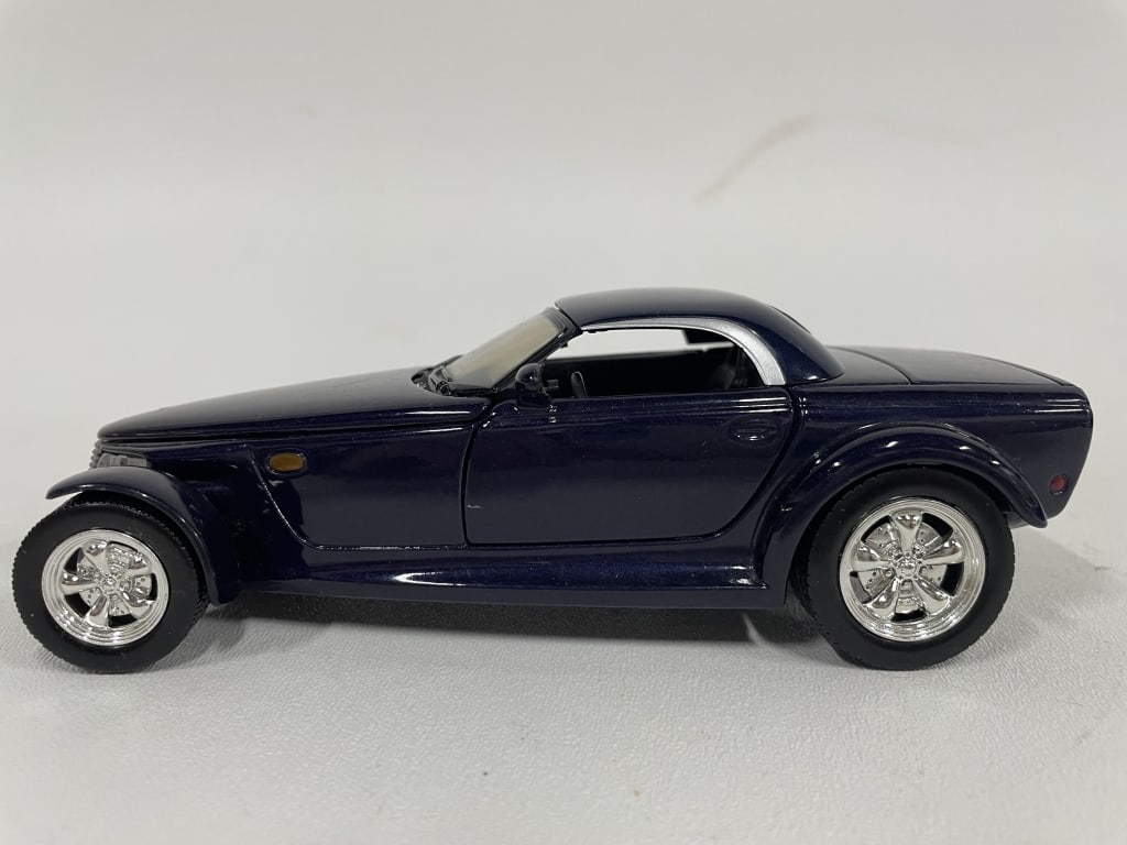CHRYSLER HOWLER DIECAST MODEL CAR 7" (1 of 7)