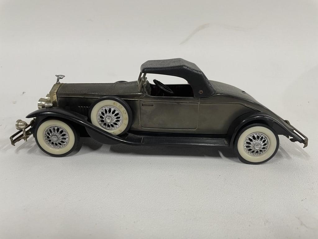 1930s CLASSIC COUPE DIECAST MODEL CAR (1 of 5)