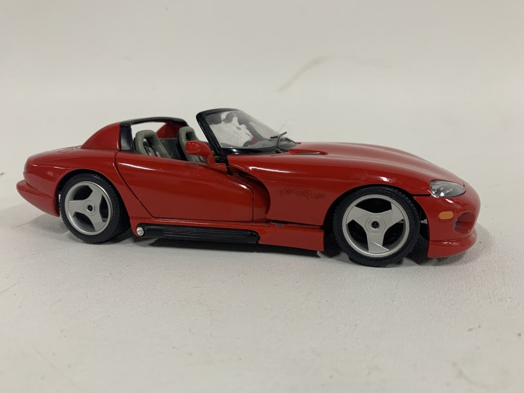 DODGE VIPER RT/10 DIECAST MODEL CAR 10" (1 of 7)