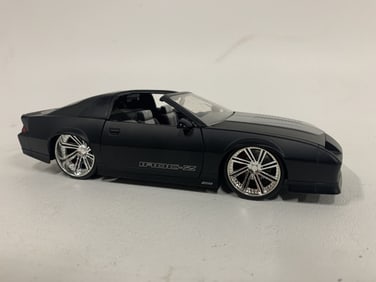 CHEVROLET CAMARO IROC-Z Z28 DIECAST MODEL CAR 8"