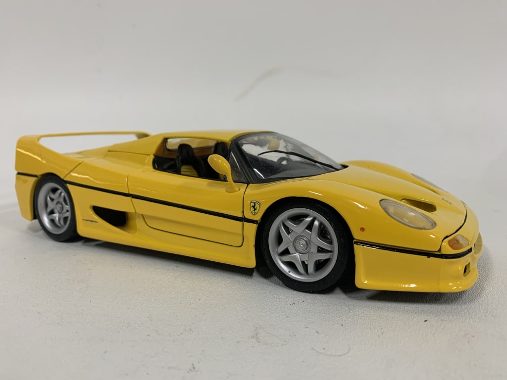 FERRARI F50 DIECAST MODEL CAR IN YELLOW (1 of 6)