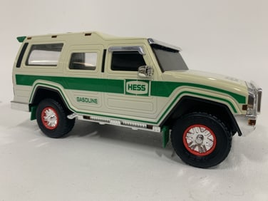 HESS GASOLINE SUV TRUCK MODEL 13"