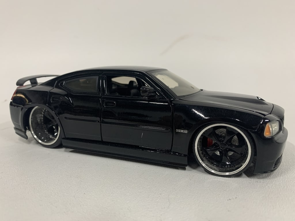 DODGE CHARGER SRT8 DIECAST MODEL CAR 9" (1 of 7)