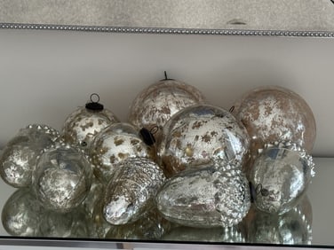 LARGE LOT OF CHRISTMAS TREE BULBS