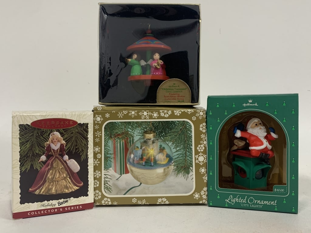 LOT OF 4 ORNAMENTS SMALL WORLD BARBIE TRAFFIC LITE: - lot of 4 total - small world and 3 others - new in box never opened - vintage new msn By bidding on this listing, you understand and agree to be bound by the terms and conditions of DejaVu Auctions.