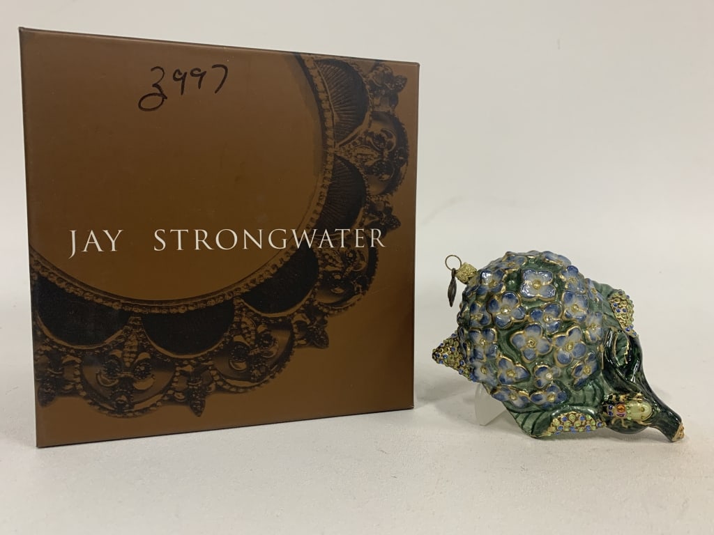 JAY STRONGWATER BOUQUET OF VIOLETS ORNAMENT XMESS: JAY STRONGWATER BOUQUET OF VIOLETS ORNAMENT XMESS - christmas loveliness by Jay Strongwater - great condition in original box By bidding on this listing, you understand and agree to be bound by the te