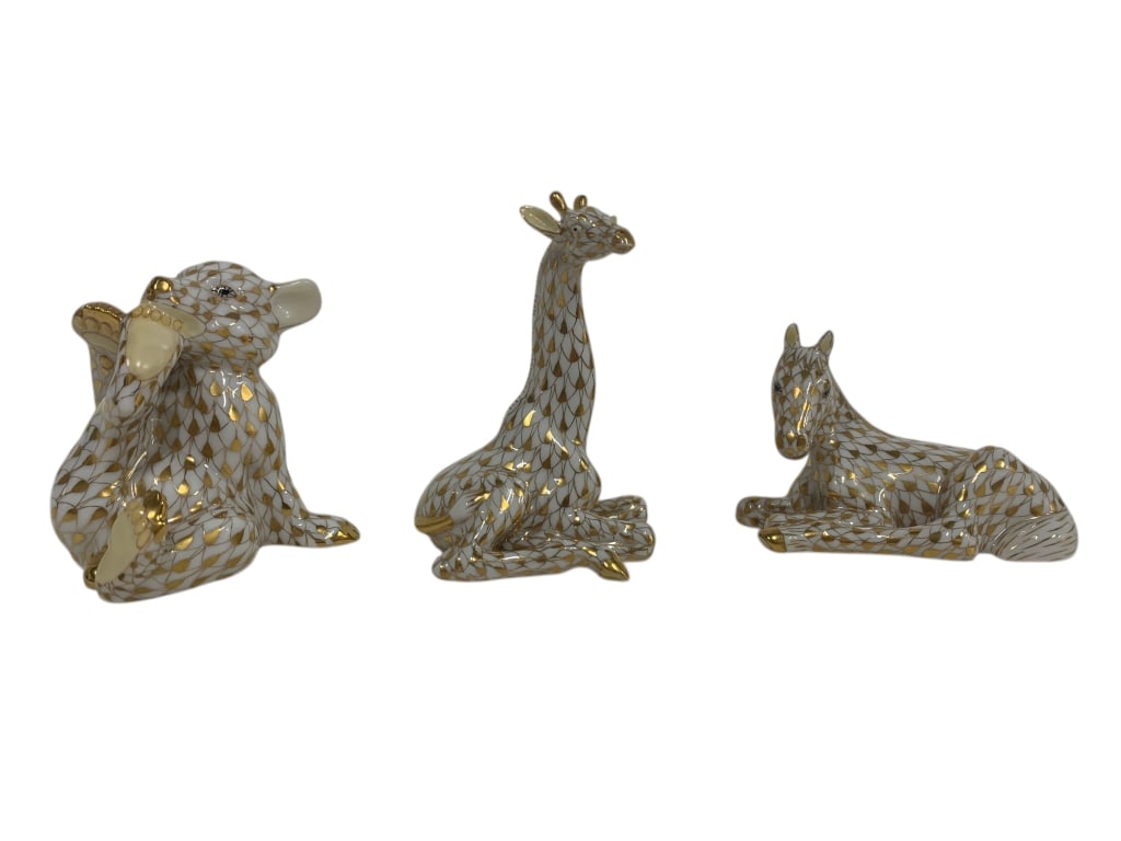 LOT OF 3 GOLD PORCELAIN FIGURINES HEREND HANDPAINT (1 of 8)