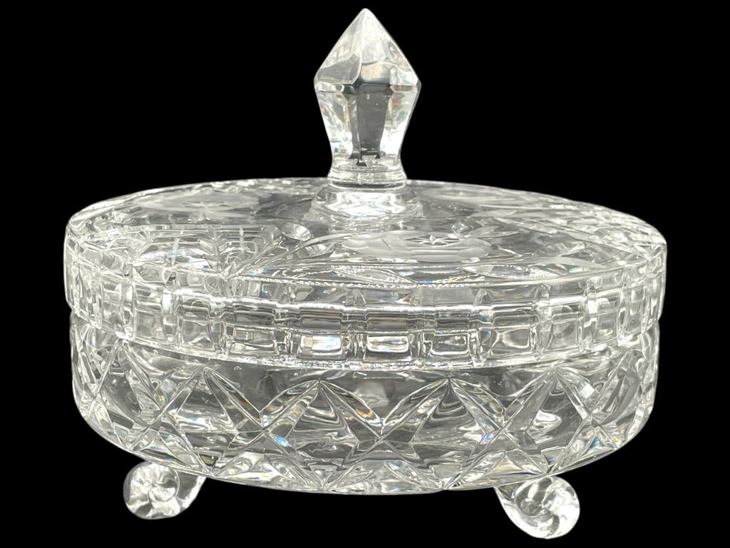 VINTAGE CUT CRYSTAL COVERED DISH ON ROUND FEET 7" (1 of 6)