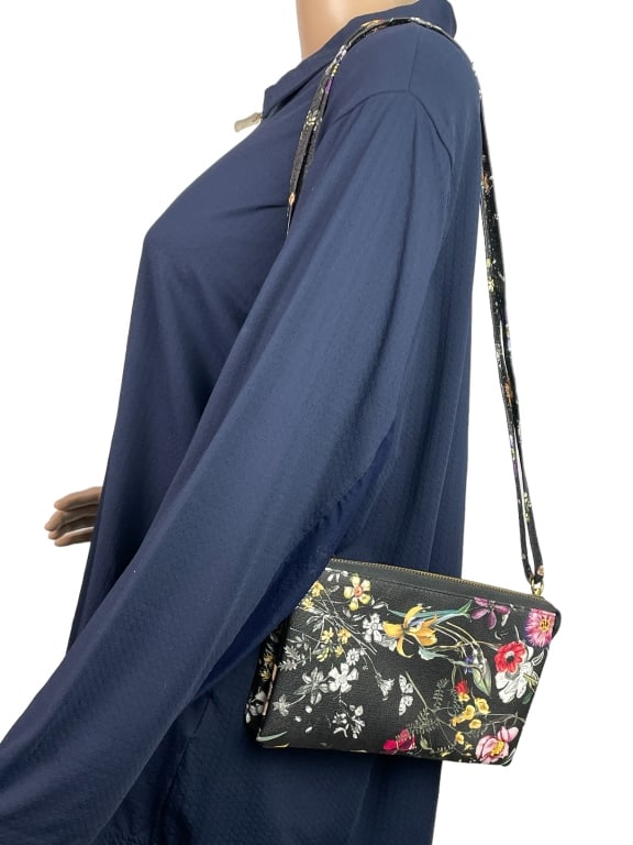 FLORAL BUTTERFL HANDBAG BLACK SHOULDER BAG: FLORAL BUTTERFL HANDBAG BLACK SHOULDER BAG VERY GOOD PRE-OWNED CONDITION APPROX MEASUREMENTS: LENGTH: 9" TALL: 5.25" WIDTH: 2" STRAP DROP: ADJUSTABLE DBLD IS 15"
