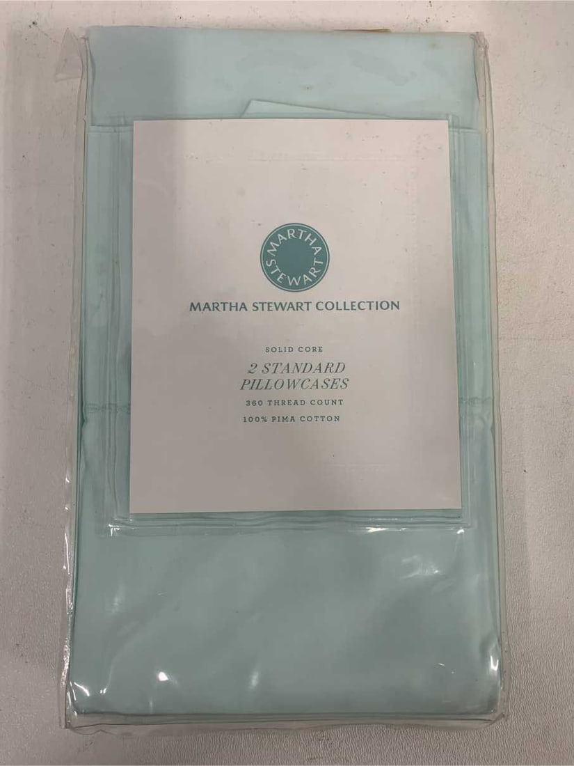 NEW MARTHA STEWART 2 STANDARD PILLOWCASES PACKAGE (1 of 3)