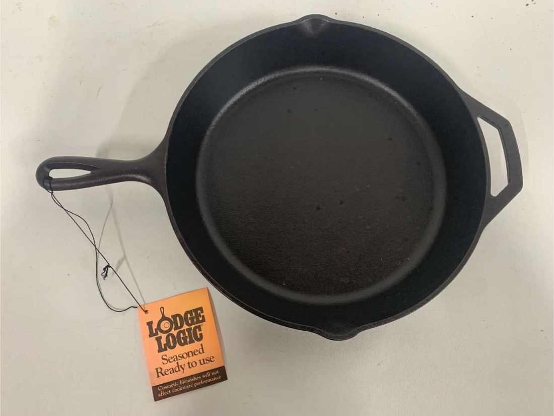 NEW LODGE 10SK CAST IRON FRYING PAN W/ HANDLE POUR (1 of 4)