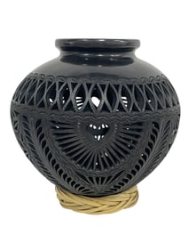 OAXACAN BLACK CARVED BARRO NEGRO POTTERY VASE 8.5"