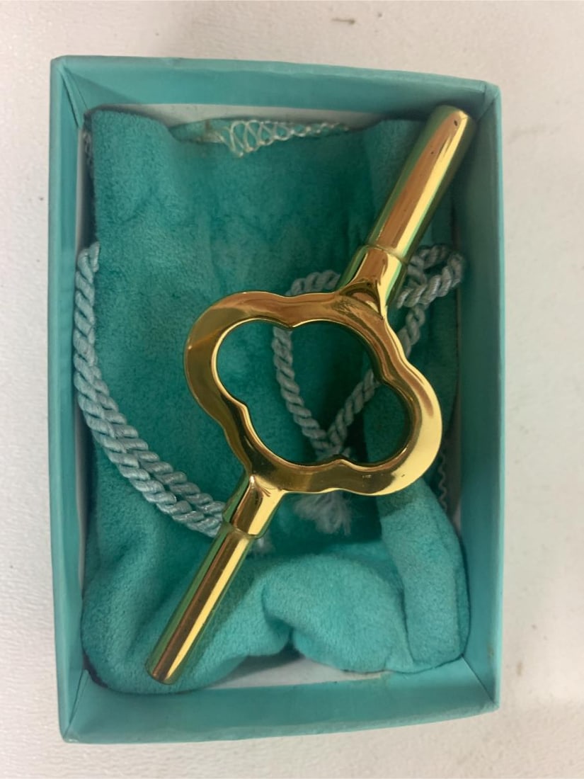 TIFFANY & CO GOLD CARRIAGE CLOCK KEY W/ MOONPHASE (1 of 4)