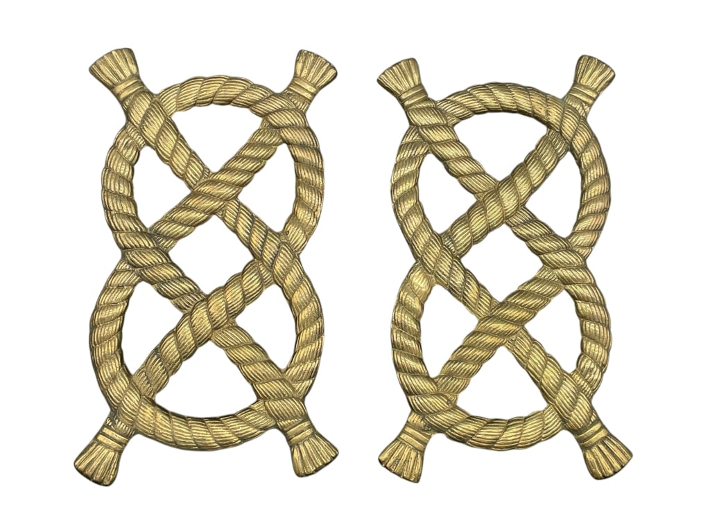 PAIR OF BRASS ROPE STYLE TRIVETS 8": PAIR OF BRASS ROPE STYLE TRIVETS 8" -Very good pre owned condition -Approx 8"l x 5"w -Stylish pair of vintage brass style trivets designed in an intertwined nautical rope motif. -JA 111925 #brassdecor