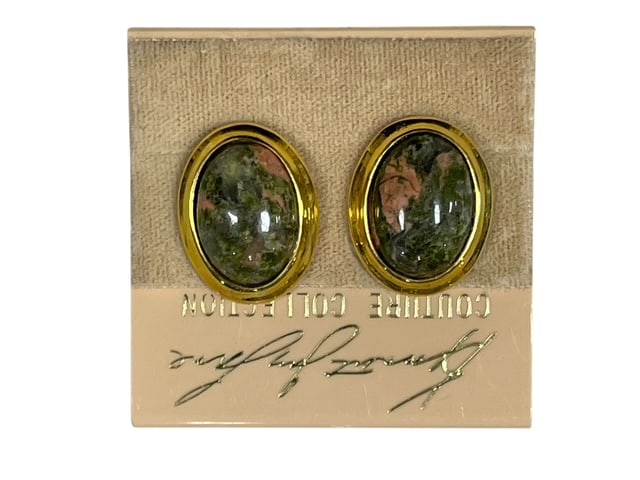 VTG KENNETH JAY LANE COUTURE UNAKITE CLIP EARRINGS: - BEAUTIFUL from the COUTURE COLLECTION - unakite gemstone cabachons - set in gold bezel - clip on style earrings - new on card never worn By bidding on this listing, you understand and agree to be bo
