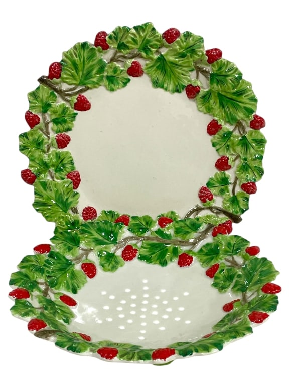 MOTTAHEDEH ITALY STRAWBERRY STRAINER BOWL & PLATE (1 of 5)