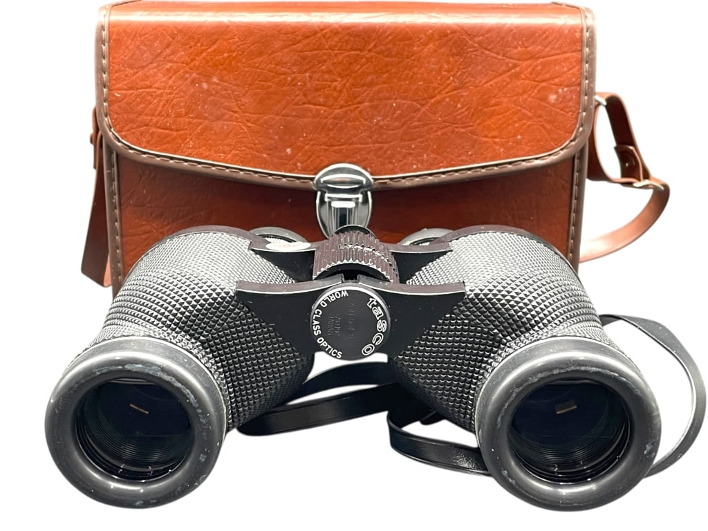 TASCO WORLD CLASS 7X35MM WIDE ANGLE BINOCULARS (1 of 9)