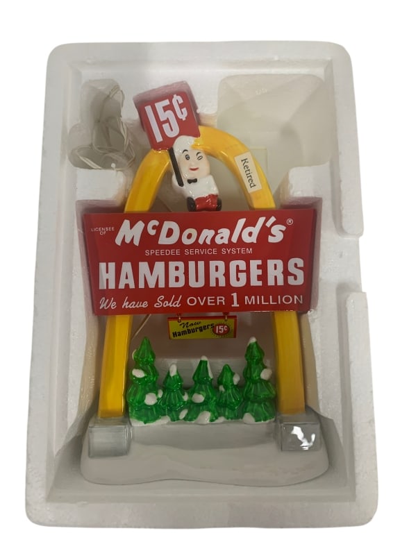DEPARTMENT 56 MCDONALD’S LIGHT UP THE NIGHT W BOX (1 of 5)