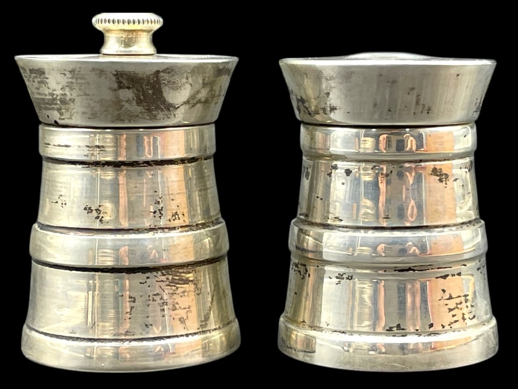 TIFFANY & CO. STERLING SILVER SALT & PEPPER MILLS (1 of 8)