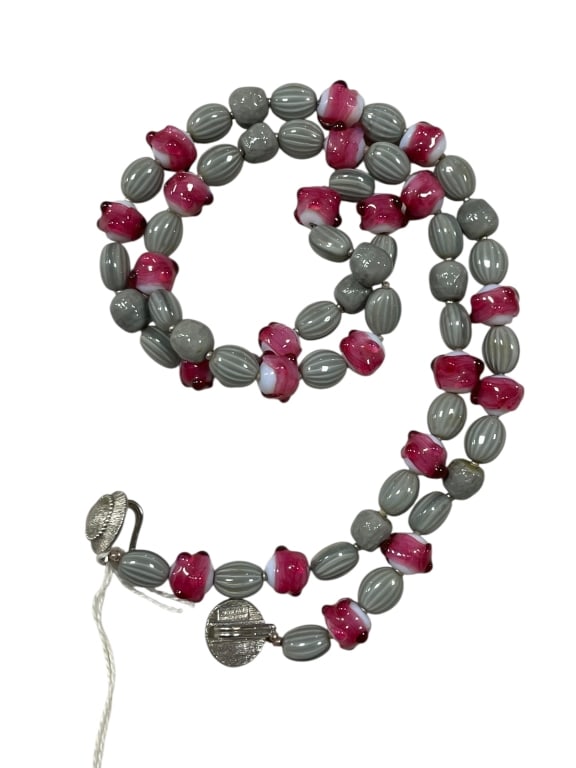 ARTISAN VINTAGE MURANO GLASS BEADED NECKLACE 28": ARTISAN VINTAGE MURANO GLASS BEADED NECKLACE 28" - beautiful extra long strand of beads - long 28" necklace - gray and red oriental flavored colorization - great condition msn