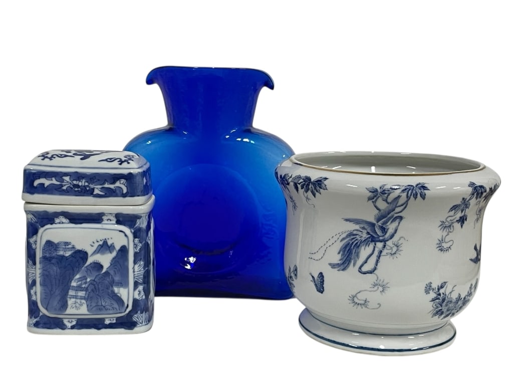 TRIO OF BLUE & WHITE GLASS & PORCELAIN ACCENTS (1 of 3)