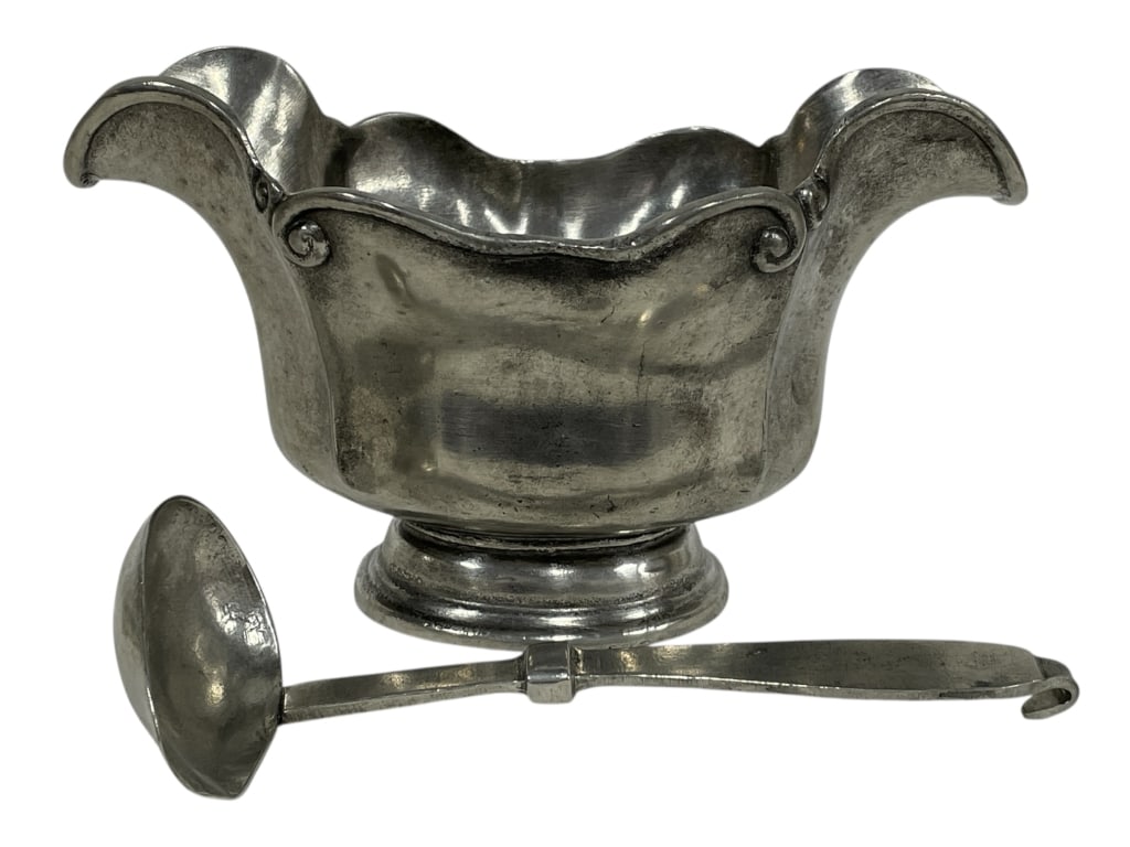 VINTAGE PEWTER SAUCE BOWL WITH MATCHING LADLE 7": VINTAGE PEWTER SAUCE BOWL WITH MATCHING LADLE 7" -Very good pre owned condition -Sauce bowl approx 5"h x 7"w -This vintage pewter sauce or gravy bowl comes with its original matching ladle and feature