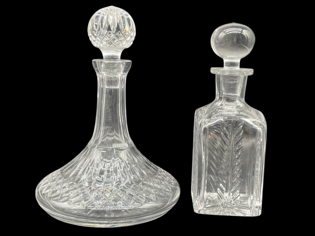 PAIR OF CUT CRYSTAL DECANTERS W STOPPERS 10" (1 of 6)
