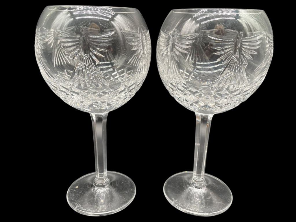 WATERFORD CRYSTAL WINE GOBLETS SIGNED: HAND-CUT LEAD CRYSTAL WINE GOBLETS SIGNED WATERFORD / DAVID ENGLISH 2000 -This beautiful pair of hand-cut lead crystal wine goblets features an elegant, deeply cut pattern with sweeping fan and cross-