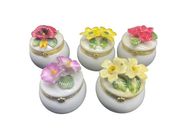 LOT OF 5 LIMOGES STYLE CAPODIMONTE FLOWER BOXES (1 of 6)