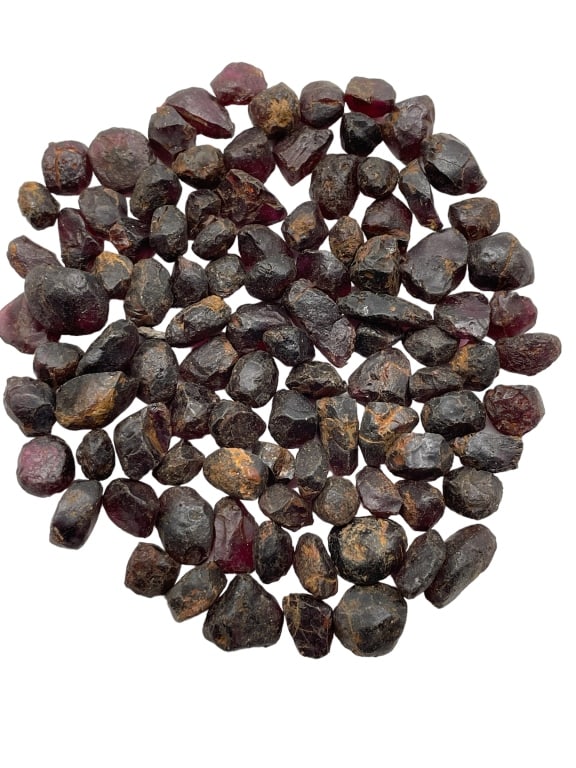 22CT ROUGH BLACK SPINAL STONES LOT SU35: 22CT ROUGH BLACK SPINAL STONES LOT -MA081324