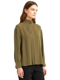 CHANEL BOUTIQUE SILK BLOUS BACK BUTTON DETAIL 8/10