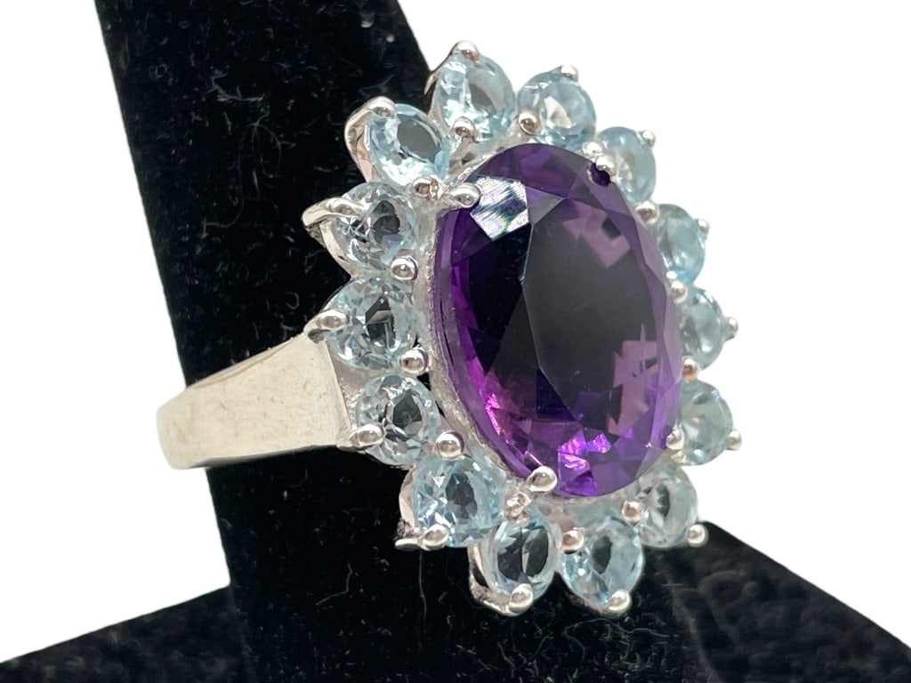 SILVER AMETHYST & AQUAMARINE-STYLE HALO RING SZ 9: SILVER AMETHYST & AQUAMARINE-STYLE HALO RING SZ 9 -Very good pre owned condition -Size 9 -JA 120225 #estatejewelry #vintageinspired #purplegemstones #dejavuauctions By bidding on this item, you have r