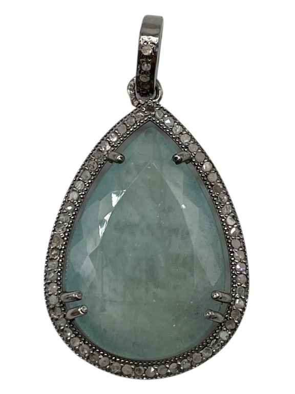 STERLING SILVER & NATURAL AQUAMARINE PENDANT 8G: STERLING SILVER & NATURAL AQUAMARINE PENDANT 8G -Very good pre owned condition -Center stone 19.80 ct -925 stamp -Total weight 8g -JA 120225 By bidding on this item, you have read, understand, and agr