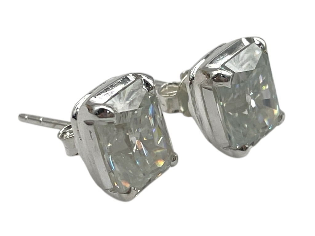 MOISSANITE & STERLING SILVER STUD EARRINGS 1G (1 of 6)