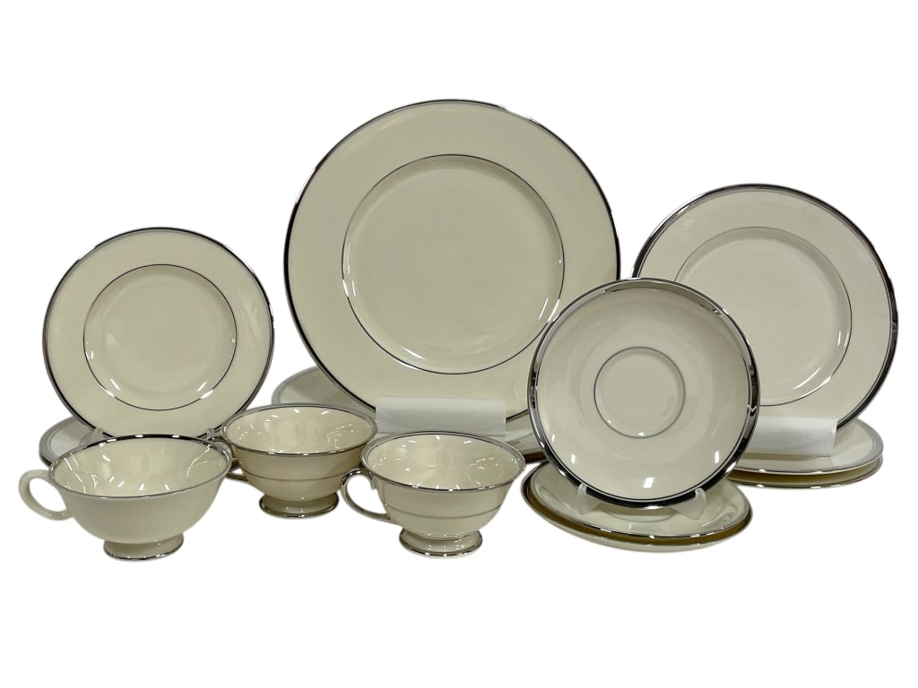 FRANCISCAN & LENOX DINNERWARE SET 15 PIECES: FRANCISCAN & LENOX DINNERWARE SET -Very good pre owned condition -Mix of Franciscan and Lenox -Timeless and refined vintage porcelain dinnerware set in a classic ivory-cream glaze with sleek platinum