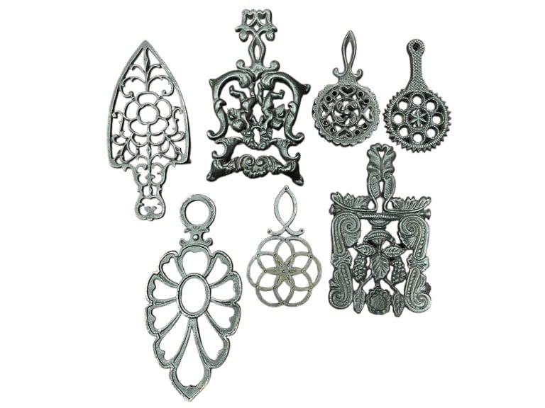 ASSORTED WILTON CAST METAL TRIVETS 7 PIECES (1 of 4)