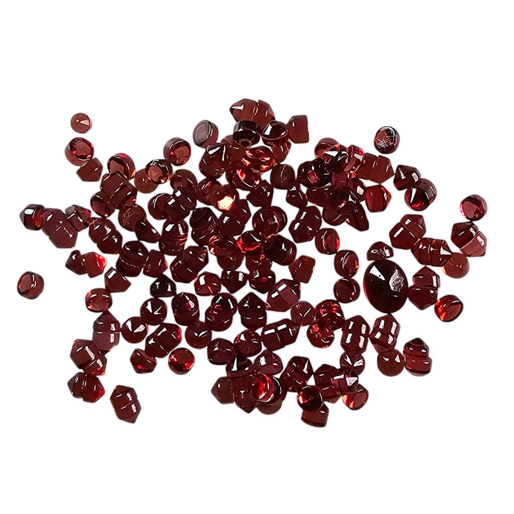 24 CT CALIBRATED GARNET GEMSTONES LOT: 24 CT CALIBRATED GARNET GEMSTONES LOT , ROUND SHAPES -SU123 -24 CT -RED -JA 111824 FRONT ***Please note that due to limited storage space, all items must be picked up within 14 days of the auction's c