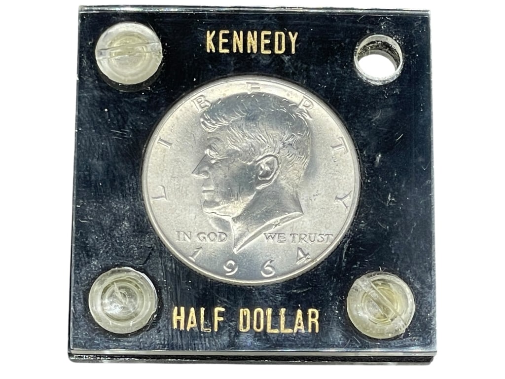 1964 KENNEDY SILVER HALF DOLLAR IN CASE (1 of 4)