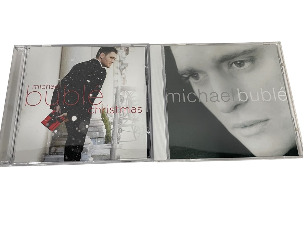 MICHAEL BUBLÉ CD DUO CHRISTMAS & SELF-TITLED ALBUM: MICHAEL BUBLÉ CD DUO – CHRISTMAS & SELF-TITLED ALBUM -A wonderful two-CD Michael Bublé collection featuring his bestselling holiday classic Christmas along with his early self-titled album, showca