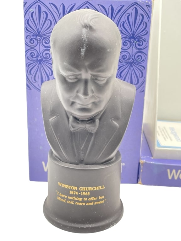 WEDGWOOD BUST OF SIR WINSTON CHURCHILL 7" W BOX (1 of 8)