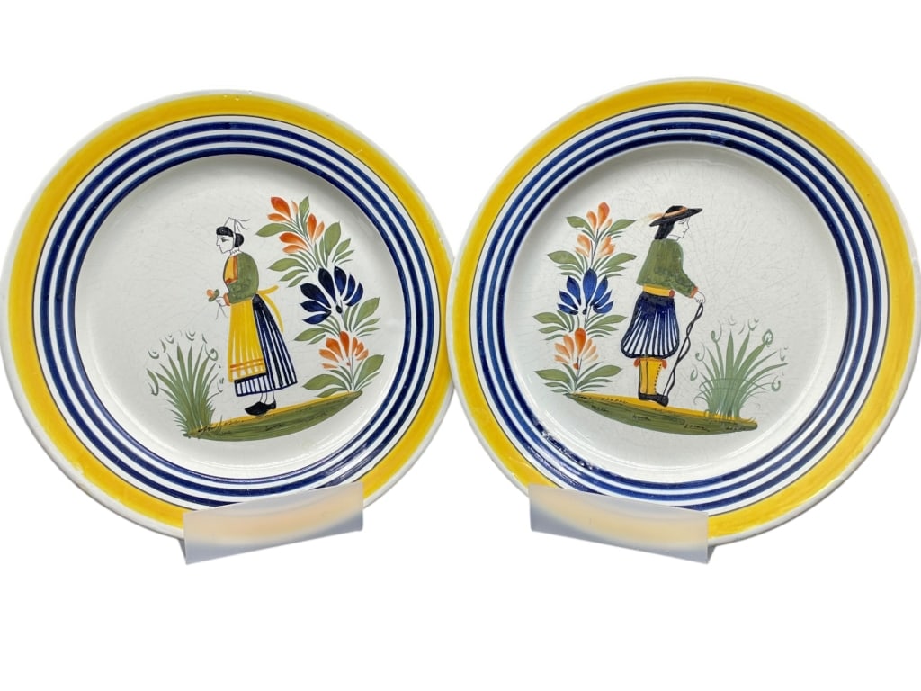 PAIR OF HENRIOT QUIMPER FRENCH FAIENCE PLATES 10" (1 of 9)