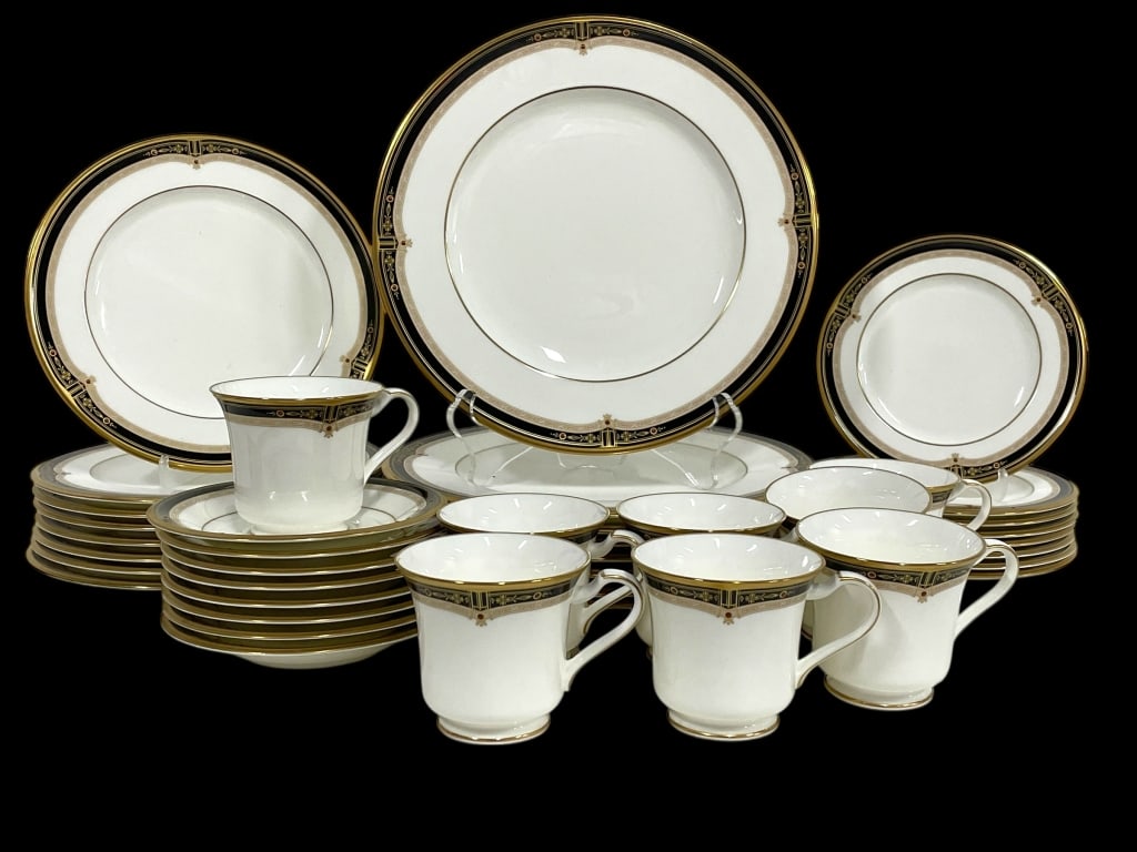 NORITAKE GOLD & SABLE 40 PC DINNERWARE SET SERV. 8: NORITAKE BONE CHINA “GOLD & SABLE” 40-PIECE DINNERWARE SET -Elegant Noritake Bone China “Gold & Sable” pattern service for eight, featuring 8 dinner plates, 8 salad plates, 8 dessert p