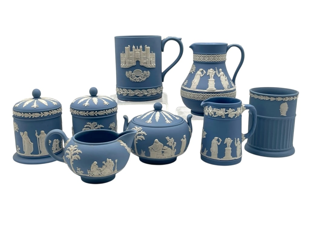 WEDGWOOD BLUE AND WHITE JASPERWARE TABLEWARE (1 of 5)