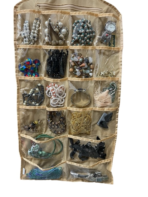 ASSORTED VINTAGE AND COSTUME JEWELRY LOT (1 of 2)