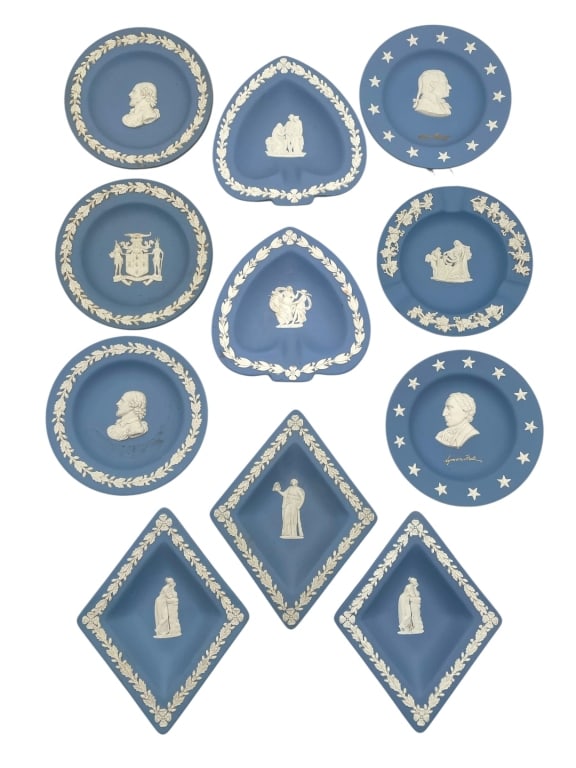 WEDGWOOD BLUE JASPERWARE GROUP OF 11 PLATES: WEDGWOOD BLUE JASPERWARE GROUP OF CLASSICAL DISPLAY PLATES AND TRAYS -Very good pre owned condition -11 pieces -Approx 4" to 6" each -The pieces feature classical portrait medallions, mythological fig