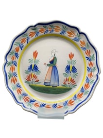 HR QUIMPER  SCALLOPED FOLK ART PLATE 11"