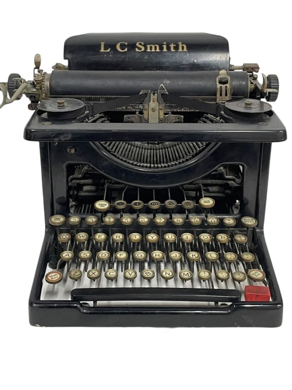 ANTIQUE L.C. SMITH MANUAL TYPEWRITER (1 of 7)