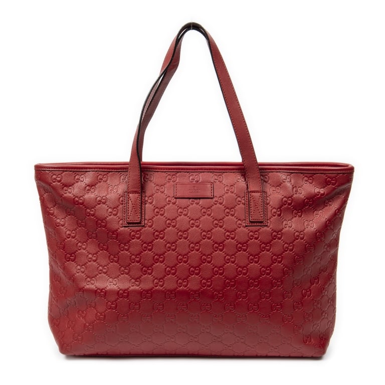GUCCI LARGE ZIP SHOPPING TOTE RED GUCCISSIMA LEATH: Gucci Large Zip Shopping Tote Red Guccissima Leather Gold * COLOR: Red * PRODUCTION CODE: 211137-486628 * INCLUDED: None 37*27*10.5cm * CONDITION: A * (3cm = 1inch approximately) * Luxury bags are kep