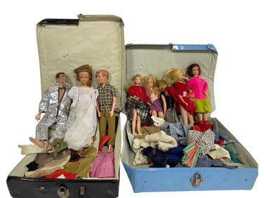 1960’S BARBIE & COMPANIONS W EXTRA CLOTHES IN CASE